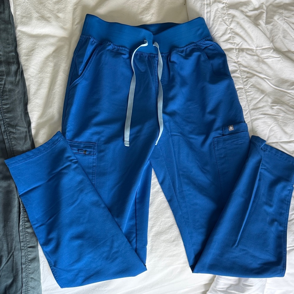 Figs High Waisted Yola Skinny Scrub Pants™